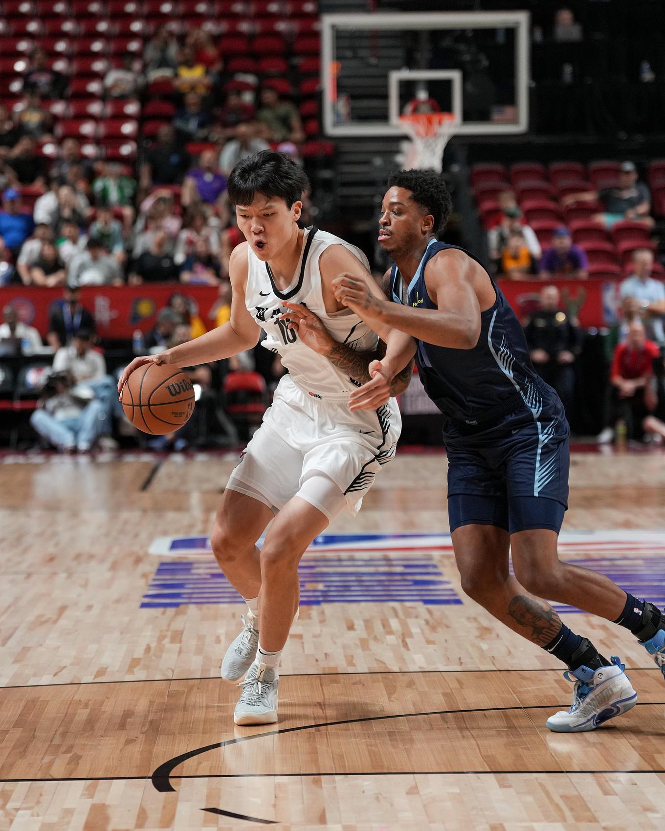 kaiyun-杨瀚森：有一些回合感受不到腿了 没能保护好篮板 要继续努力