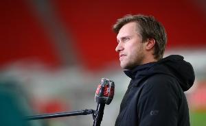 开云体育官网-法兰克福CEO谈克罗舍：工作出色的人，迟早会受到大俱乐部关注