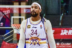 开云下载-铁！萨林杰6投1中得到10分12板6助 出现4失误 正负值-16全场最低