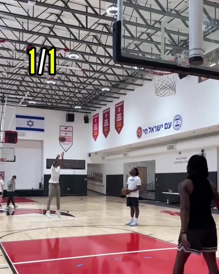 开云体育下载-美媒发布马克西远投训练视频：53次出手命中48球，远射命中率高达90.6%