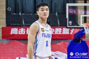 开云体育下载-杀伤力在线！黎伊扬13中4&amp;11罚9中拿到17分4板6助2断 出现6失误