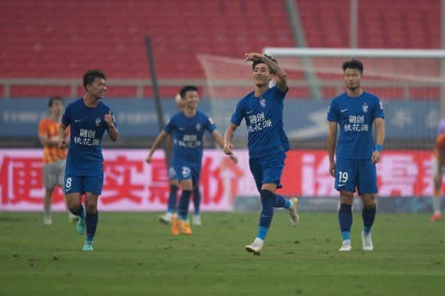 开云下载-【中超】陶强龙助攻韦世豪破门 武汉三镇1比0深圳队